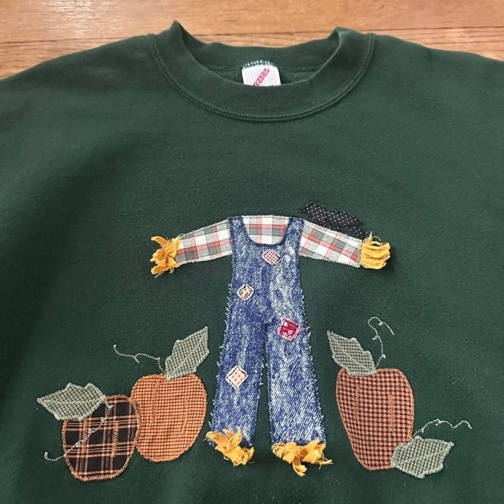 ntage Women's Jerzees Scarecrow Crewneck Sweatshirt